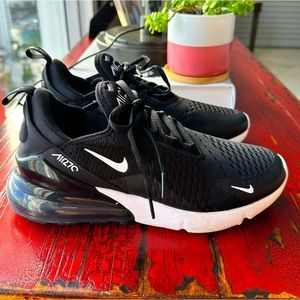 Nike Air Max 270 
Women's Shoes
Black/White/Anthracite
Size 9.5
Style AH6789-001